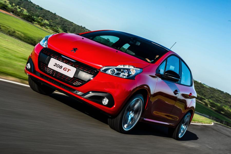  Peugeot 208 GT 2016 года  (LA) (фото 13 из 25)